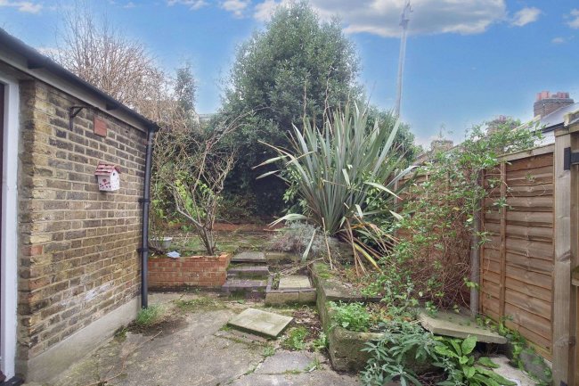 2 Calvert Road, Greenwich, London, SE10 0DF 8