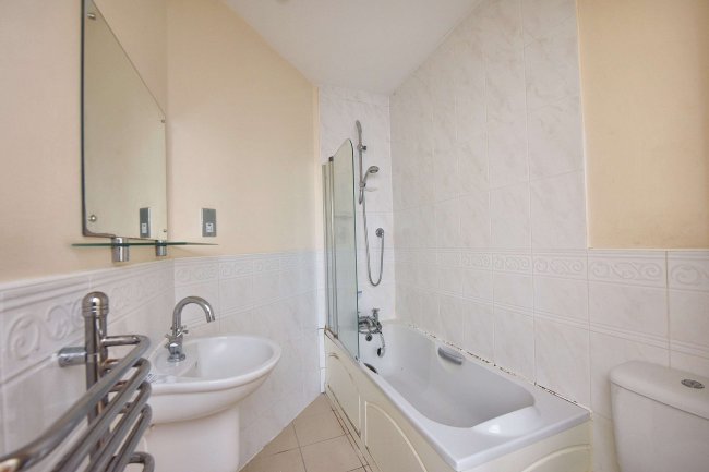 407 Quayside Drive, Colchester, CO2 8GT 5