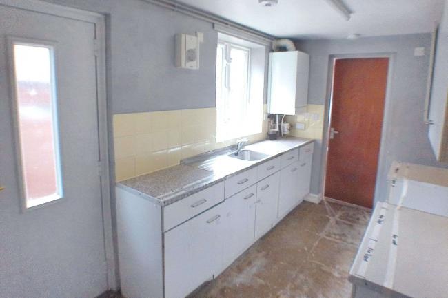 4 Smith Street, Scunthorpe, North Lincolnshire, DN15 7LG 8