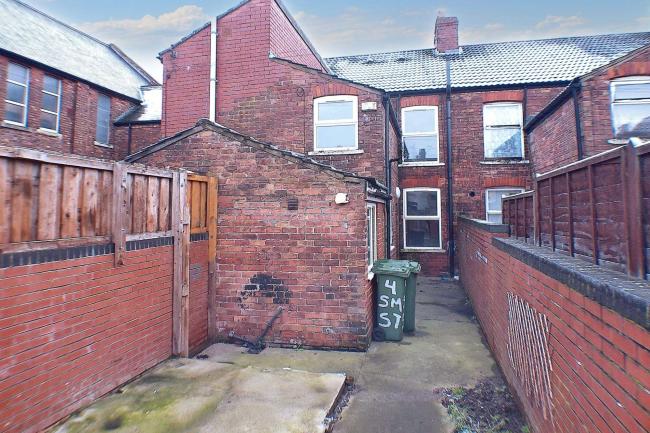 4 Smith Street, Scunthorpe, North Lincolnshire, DN15 7LG 8