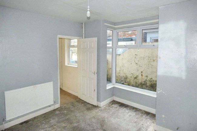 30 Alliance Avenue, Hull, HU3 6QX 2