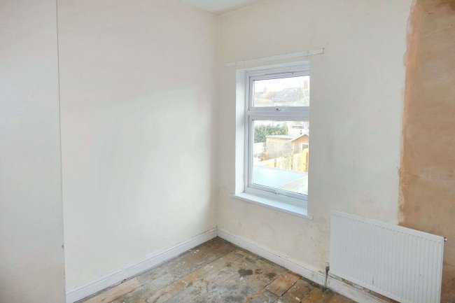 30 Alliance Avenue, Hull, HU3 6QX 2