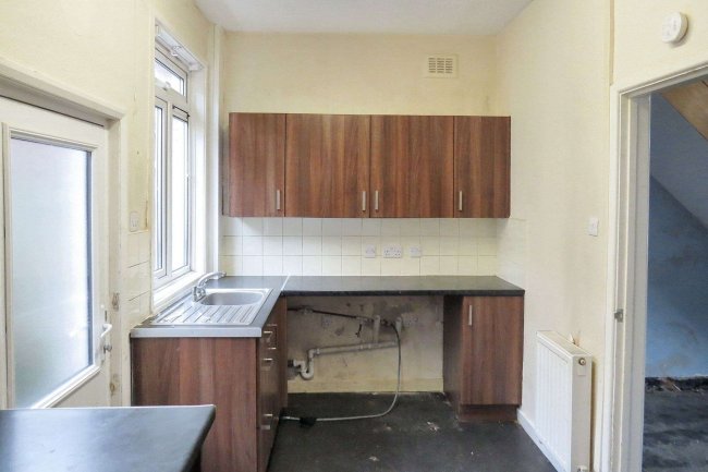 131 Villiers Street, Preston, PR1 7PB 4