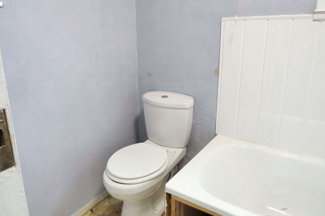 131 Villiers Street, Preston, PR1 7PB 4