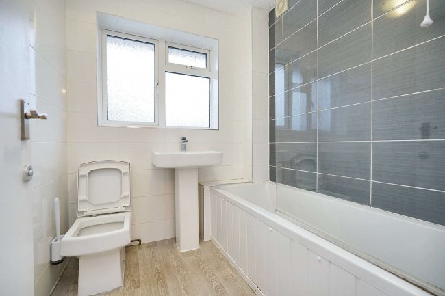 30 Craster Drive, Bulwell, Nottingham, NG6 7FJ 9