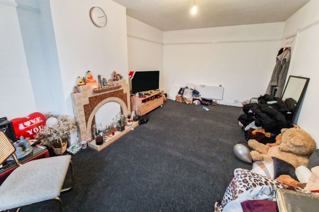 50 Bulwer Road, Barnet, London, EN5 5JB 1