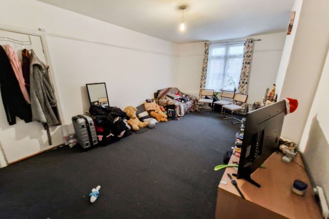 50 Bulwer Road, Barnet, London, EN5 5JB 1