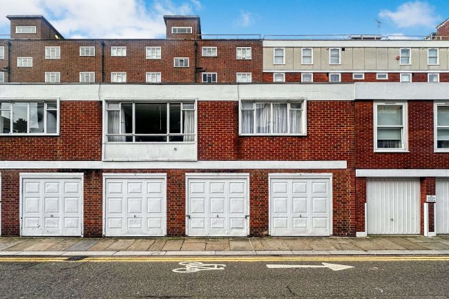 Garage 17, Denbigh House, Hans Place, Knightsbridge , London, SW1X 0EX 1