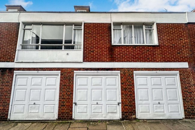 Garage 17, Denbigh House, Hans Place, Knightsbridge , London, SW1X 0EX 1