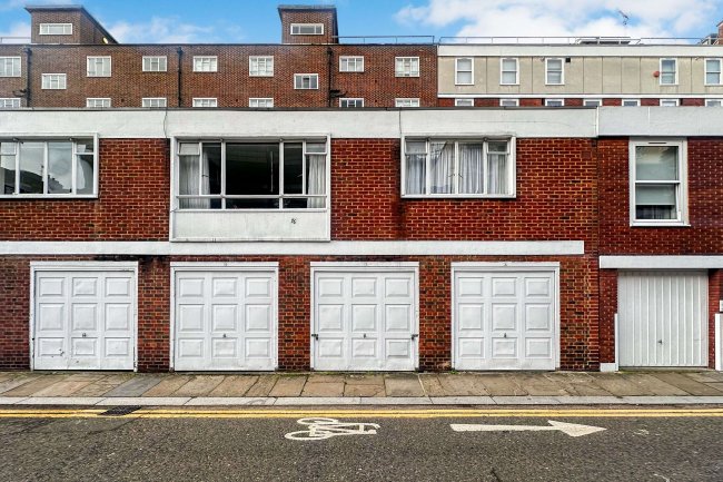 Garage 17, Denbigh House, Hans Place, Knightsbridge , London, SW1X 0EX 1