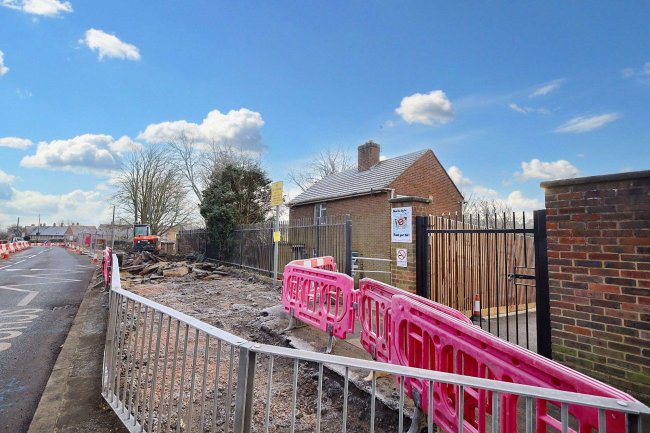 Capel Manor Caretakers House, Capel Manor, Bullsmoor Lane, Enfield EN1 4RQ 7