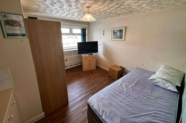 69 Queens Road, Oldham, OL8 2BA 1