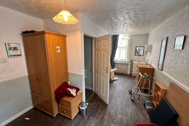 69 Queens Road, Oldham, OL8 2BA 1