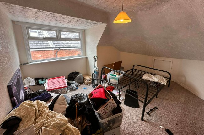 69 Queens Road, Oldham, OL8 2BA 1