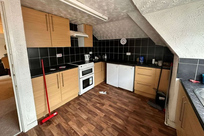 69 Queens Road, Oldham, OL8 2BA 1