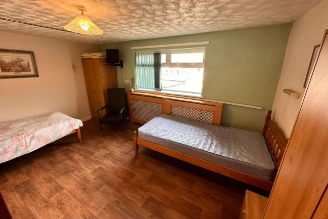 69 Queens Road, Oldham, OL8 2BA 1