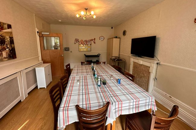 69 Queens Road, Oldham, OL8 2BA 1