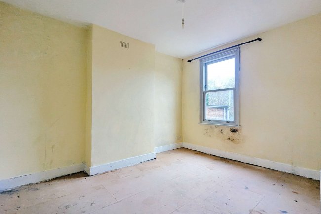 95 Gayford Road, Shepherds Bush, W12 9BY 6