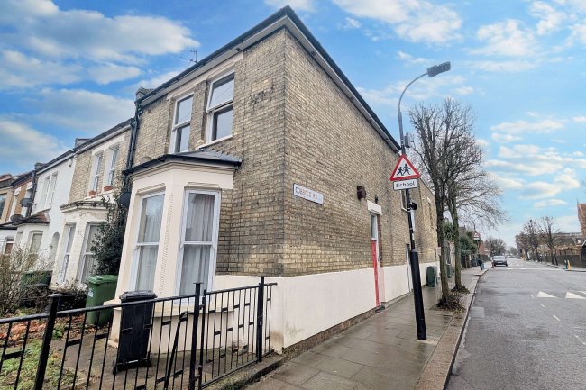 95 Gayford Road, Shepherds Bush, W12 9BY 6