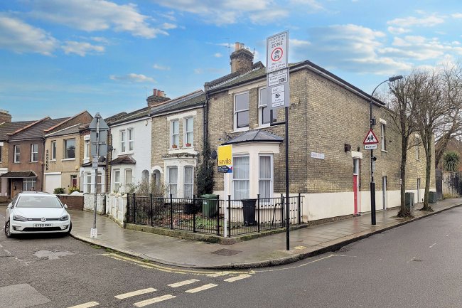 95 Gayford Road, Shepherds Bush, W12 9BY 6