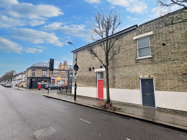 95 Gayford Road, Shepherds Bush, W12 9BY 6