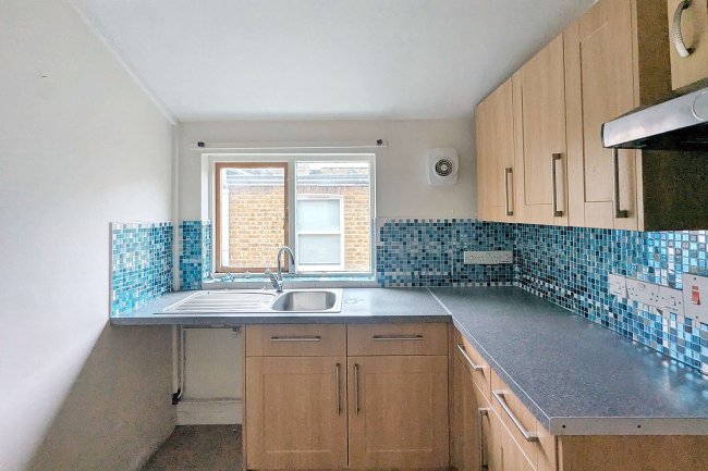 95 Gayford Road, Shepherds Bush, W12 9BY 6