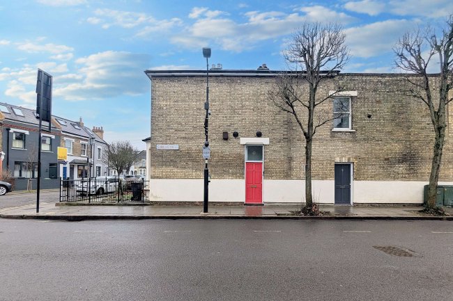 95 Gayford Road, Shepherds Bush, W12 9BY 6