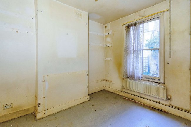 Flat A, 48 Tunis Road, Shepherds Bush, W12 7EZ 5