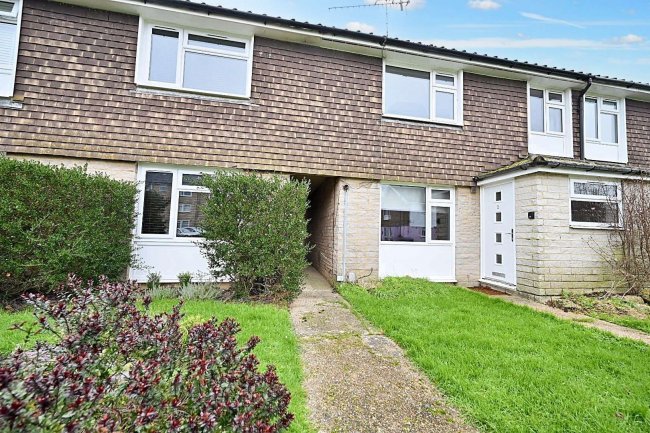 2 Ramsey Close, Horley, Surrey  RH6 8RE 4