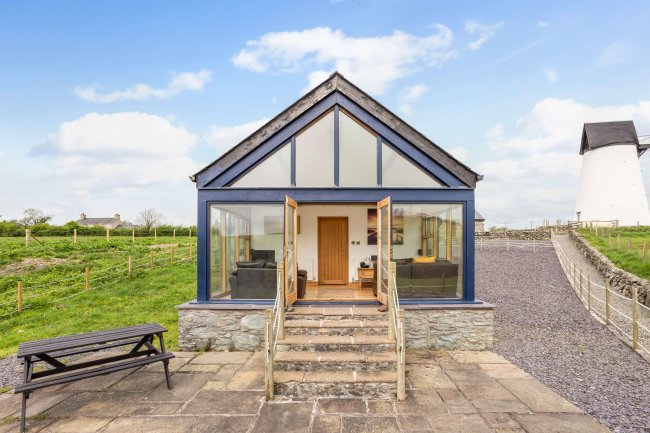 Melin Newydd Windmill and Holiday Cottages, Tynlon, Anglesey LL65 4UA 10