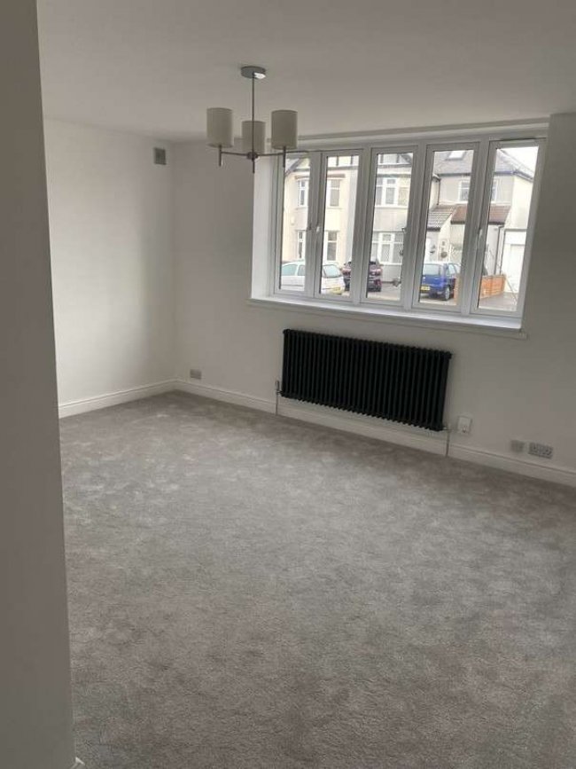 199 Lyndhurst Avenue, Whitton, TW2 6BN 2