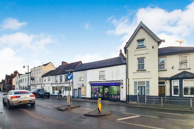 22, 22A, 24 & 24A London Street, Chertsey, KT16 8AA 3