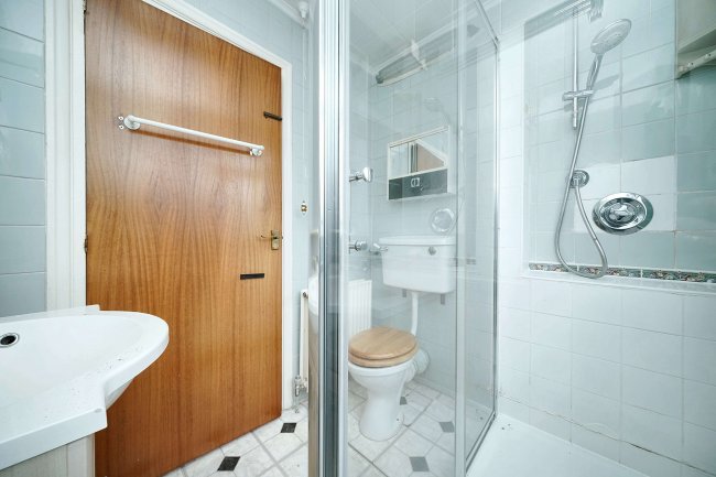 16 Alvista Avenue, Taplow, Maidenhead, SL6 0PG 7