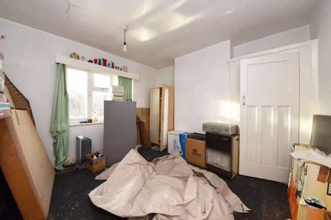 71 Lullington Garth, Woodside Park, London, N12 7BL 1