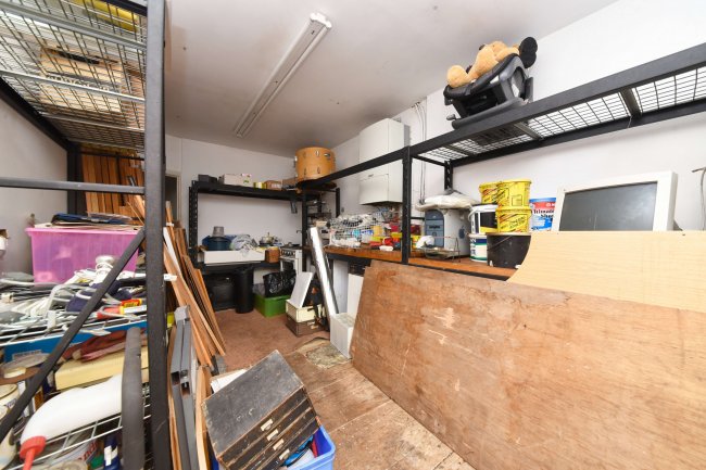 71 Lullington Garth, Woodside Park, London, N12 7BL 1