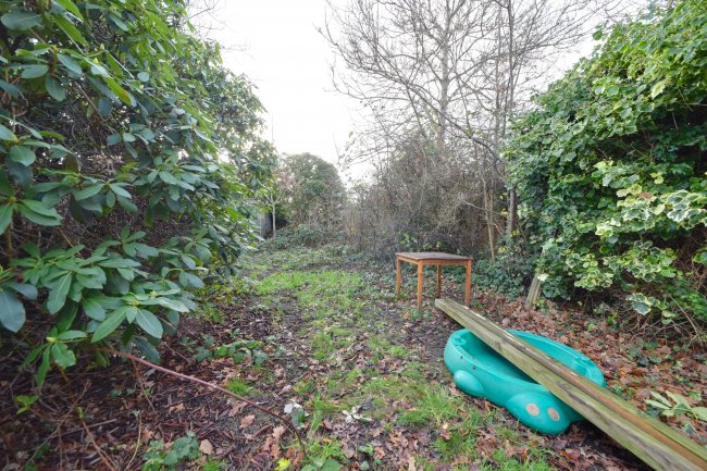 71 Lullington Garth, Woodside Park, London, N12 7BL 1