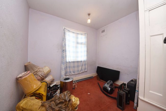 71 Lullington Garth, Woodside Park, London, N12 7BL 1