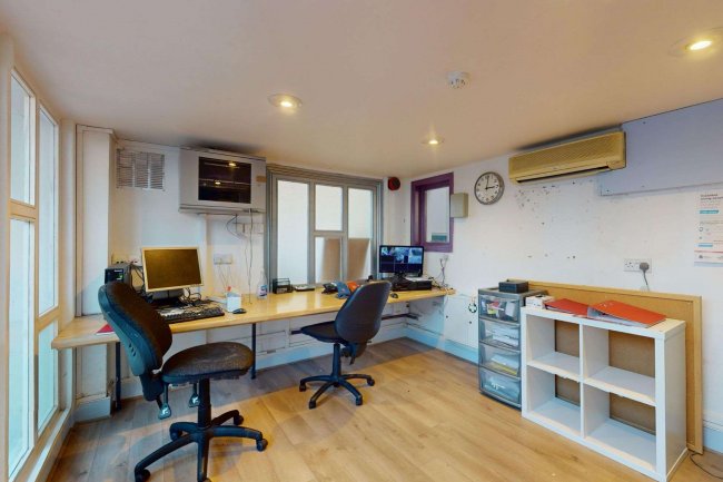 7 Hillmarton Road, Holloway, London N7 9JE 6