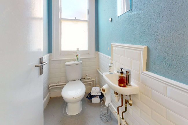 7 Hillmarton Road, Holloway, London N7 9JE 6