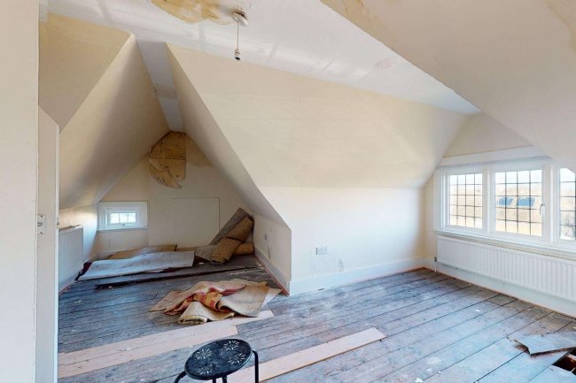 98 Westbury Road, New Malden, Surrey KT3 5AN 7