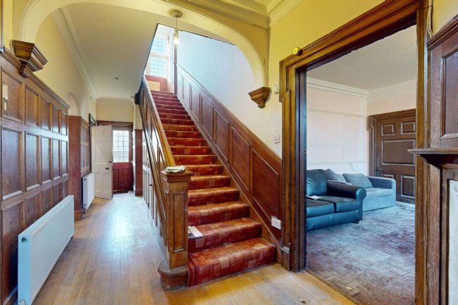 98 Westbury Road, New Malden, Surrey KT3 5AN 7