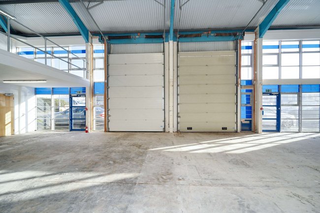 Unit 18 and 19 Progress Park, Ribocon Way, Luton, LU4 9UR 10