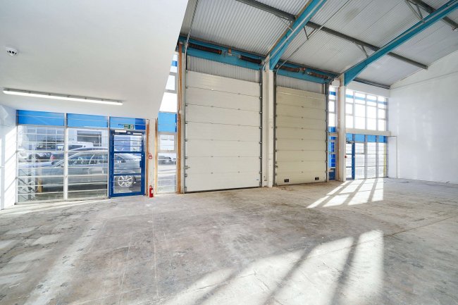 Unit 18 and 19 Progress Park, Ribocon Way, Luton, LU4 9UR 10