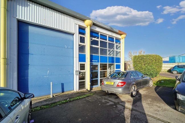 Unit 18 and 19 Progress Park, Ribocon Way, Luton, LU4 9UR 10