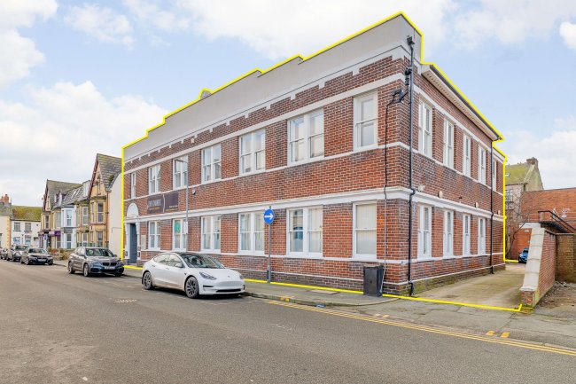Clwyd Chambers, Clwyd Street, Rhyl, LL18 3LA 7