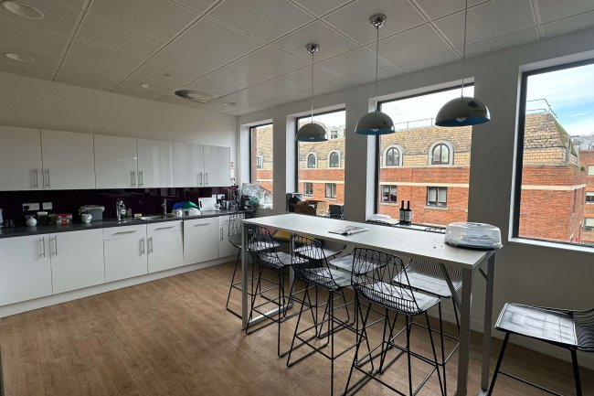 3 Queens Road, Reading, RG1 4AR 2