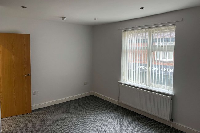 15 Upper Brook Street, Rugeley, Staffordshire WS15 2DP 6