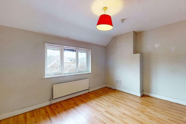 5 The Broadway, Penn Road, Beaconsfield, Buckinghamshire HP9 2PD 1