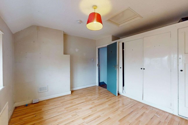 5 The Broadway, Penn Road, Beaconsfield, Buckinghamshire HP9 2PD 1