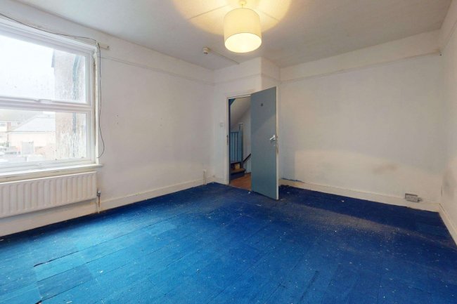 5 The Broadway, Penn Road, Beaconsfield, Buckinghamshire HP9 2PD 1